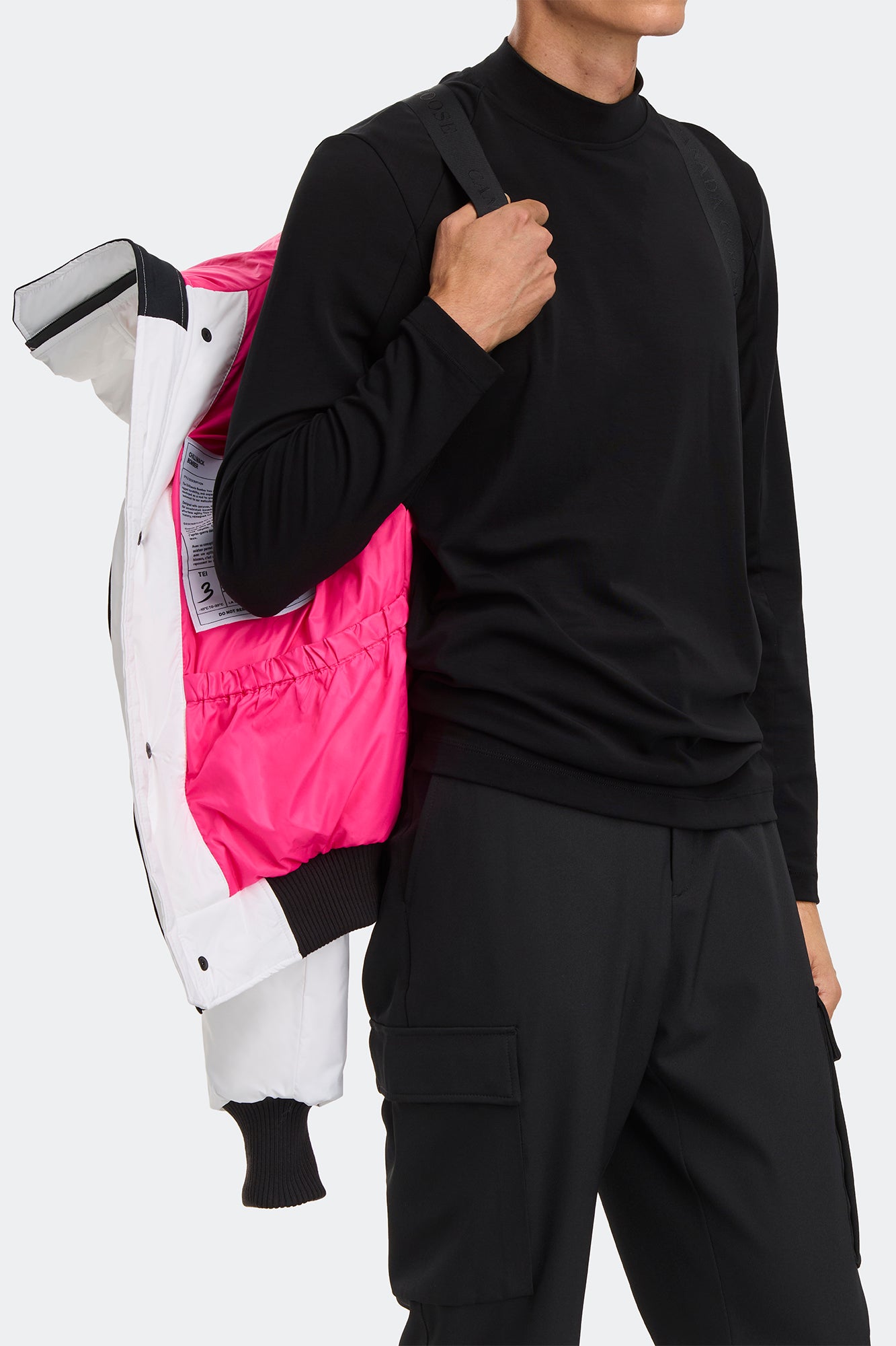 2050U2_9451_u_1763040067