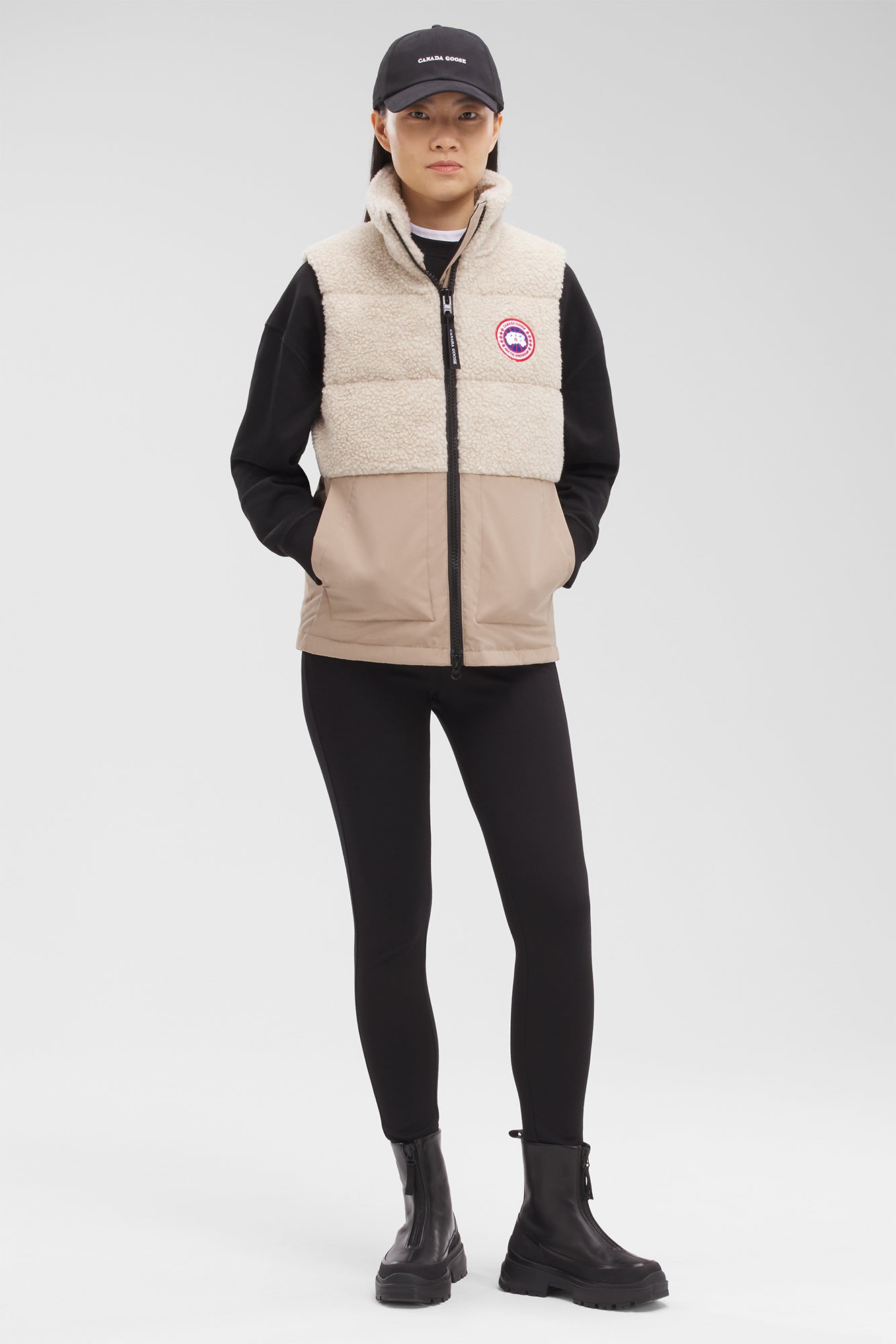カナダ購入正規品  カナダグースElora Vest Canada Goose Elora Mixed-Media Zip-Up Vest | Saks Fifth Avenue