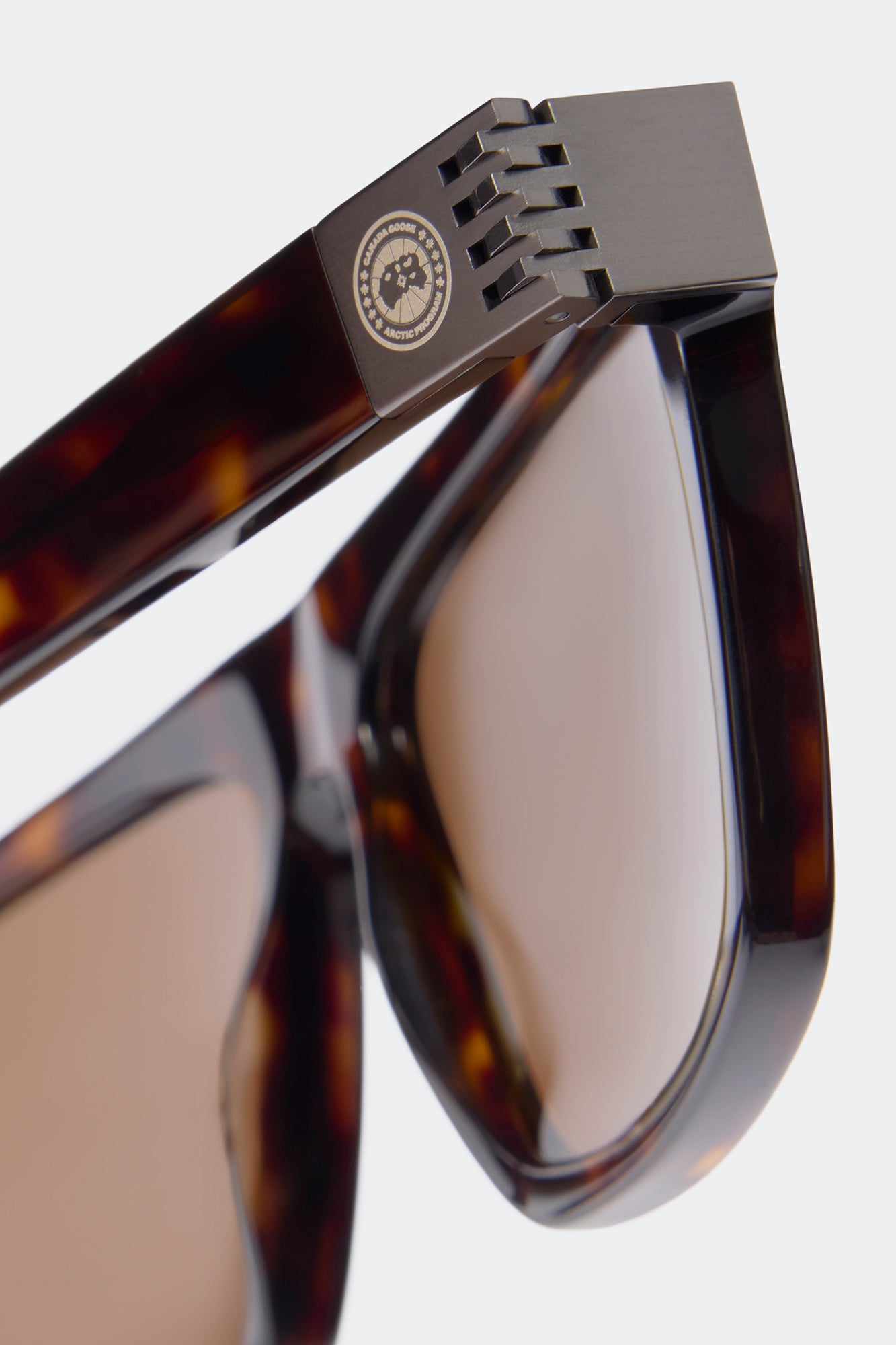 8120M_9807_b_1757004599